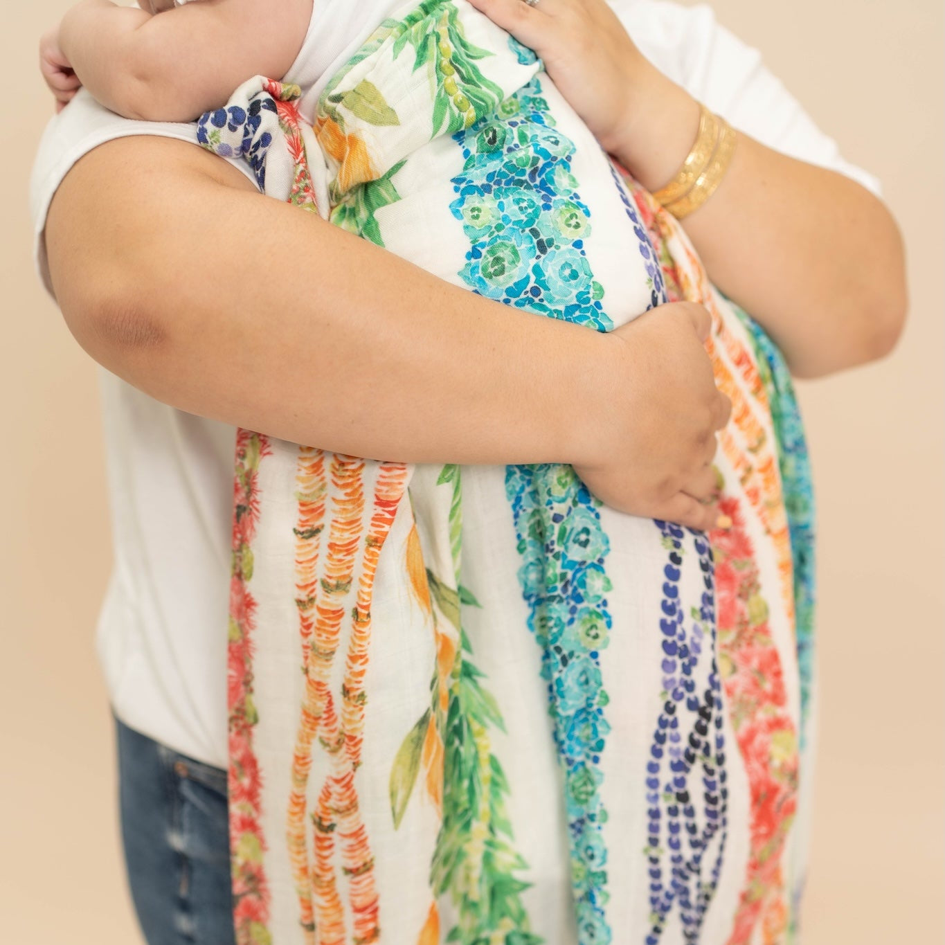 Lei Ānuenue Kapa Moe - Hawaiian Bamboo Swaddle Blanket