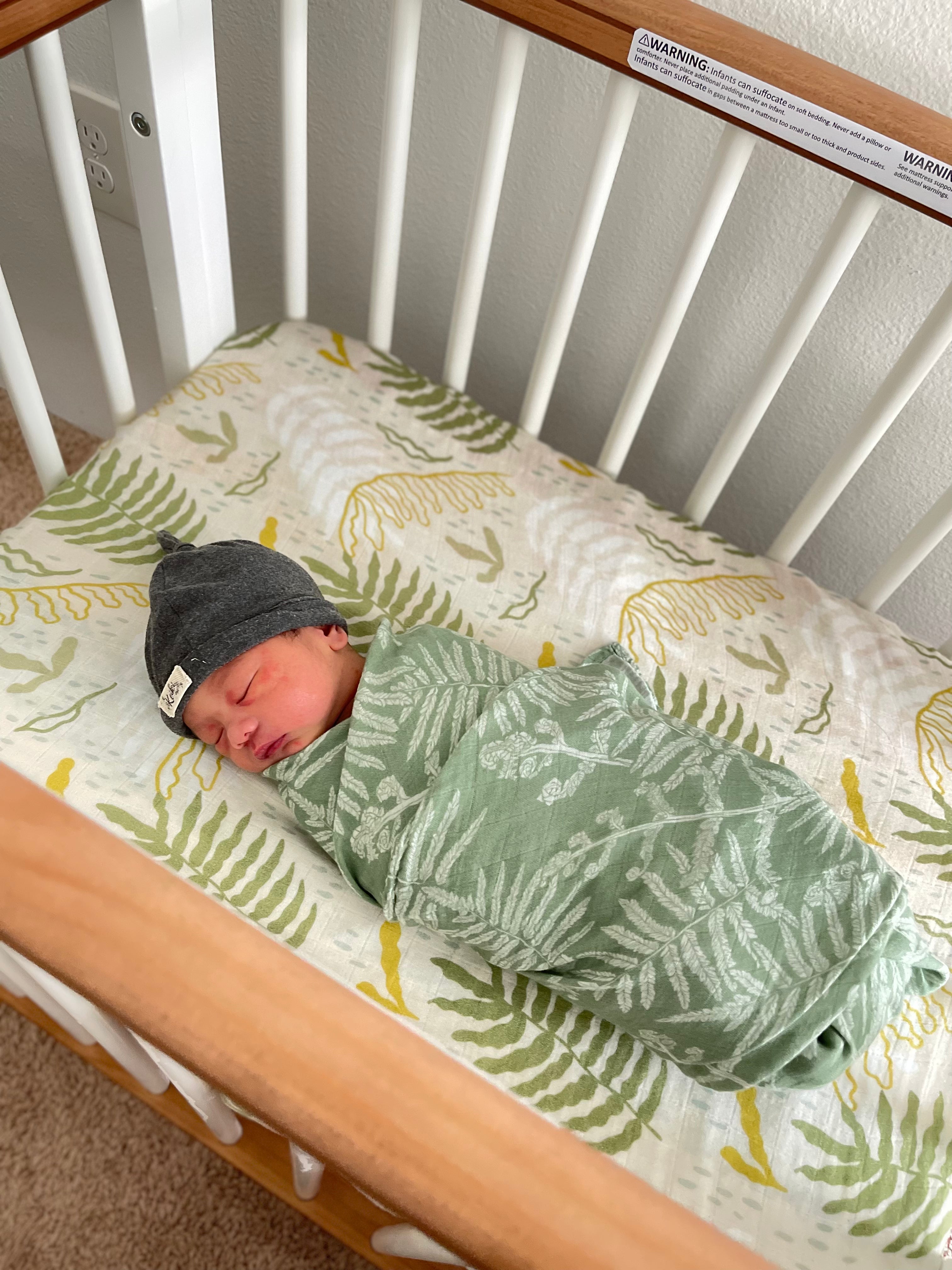 Green Neke Fern Bamboo Muslin Kapa Moe (Swaddle Blanket)