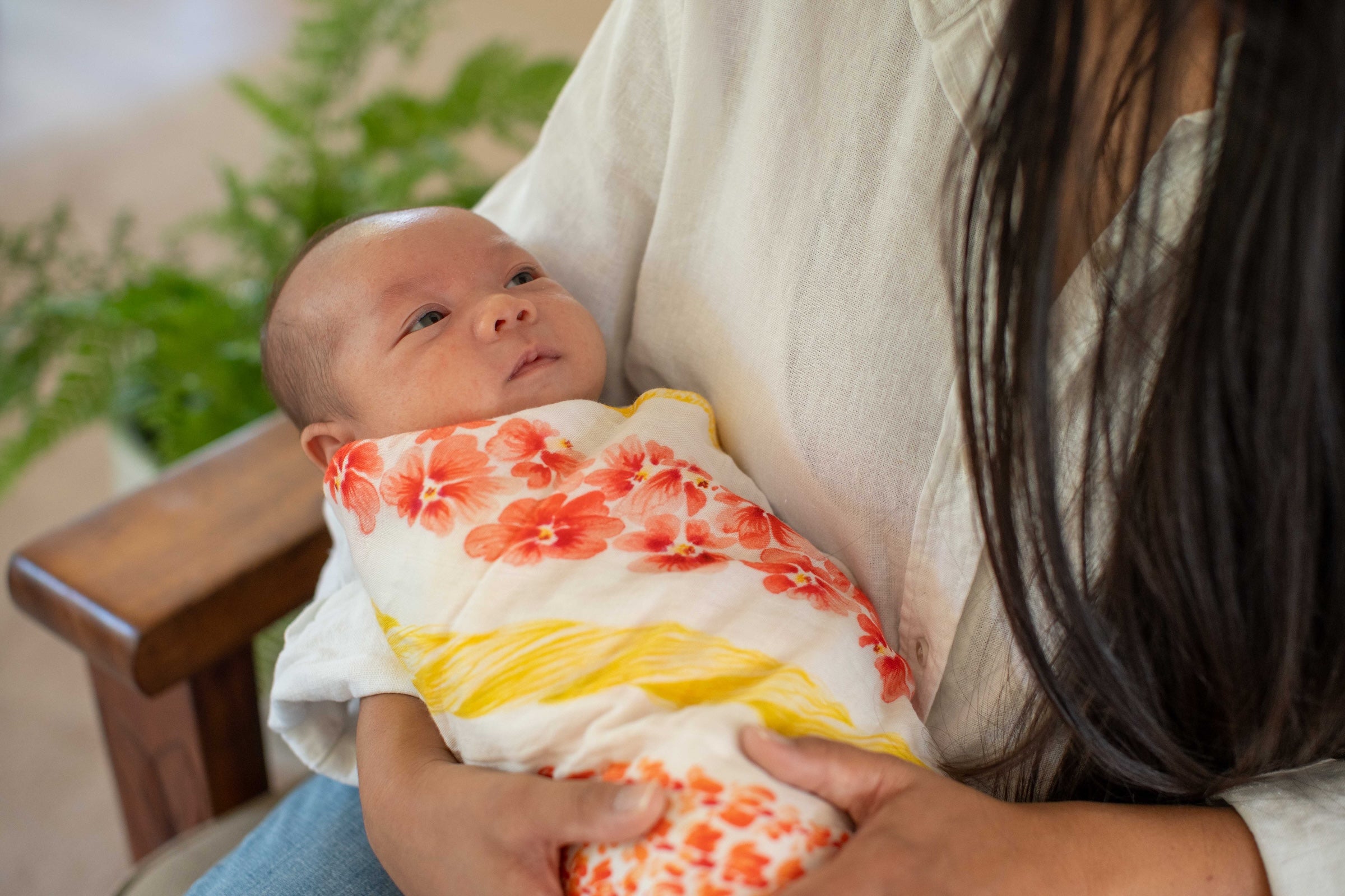 Lei Alaula Ulaula Bamboo Muslin Kapa Moe (Swaddle Blanket)