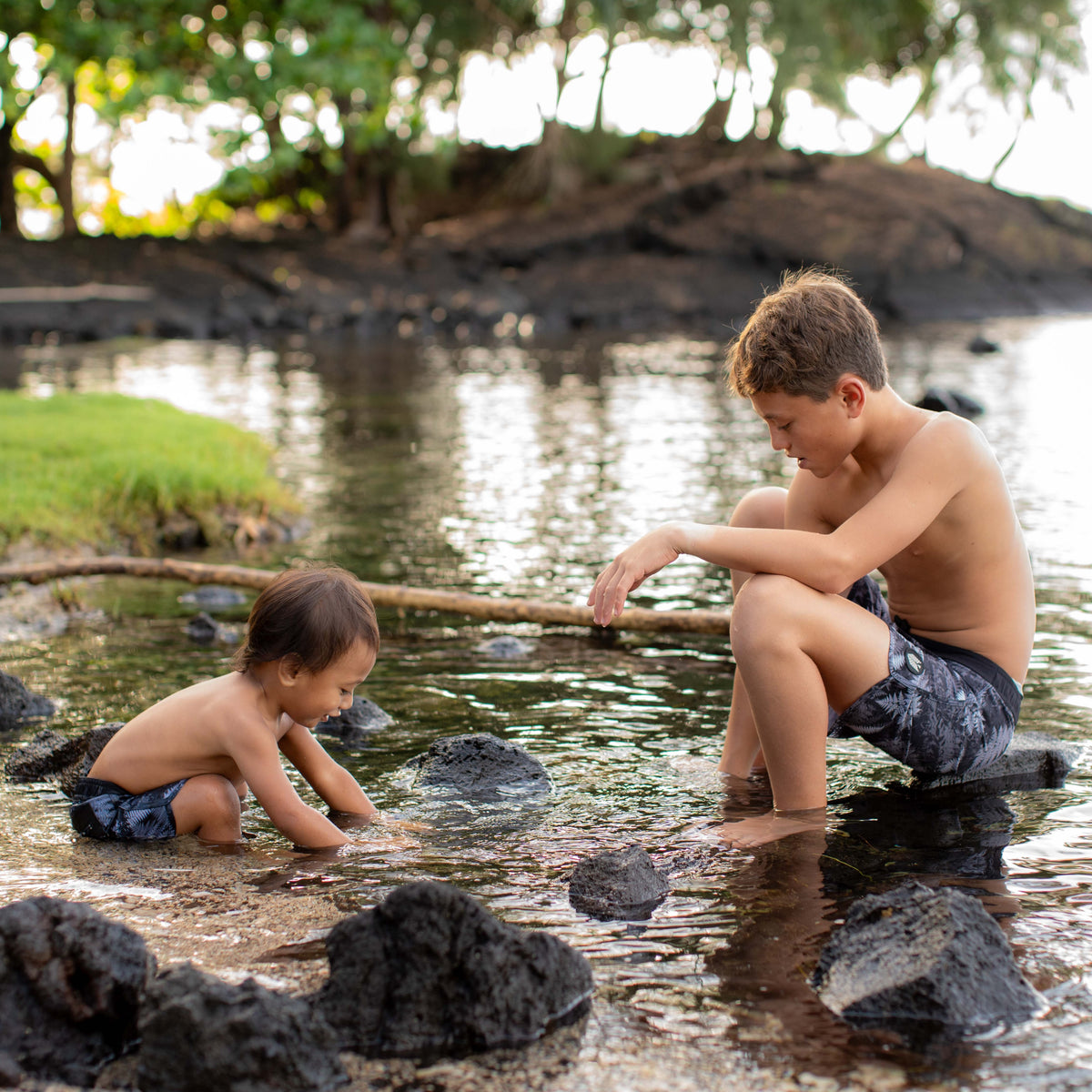 Black Hawaiian Ferns 4-Way Stretch Boardshorts