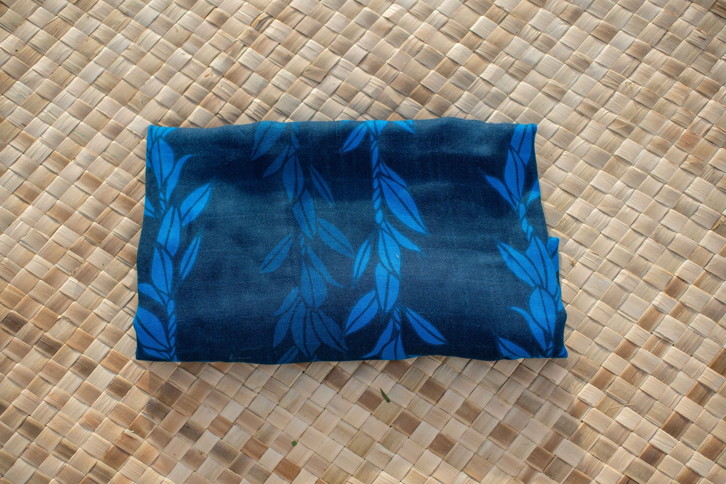 Blue Maile Strands Kapa Moe - Hawaiian Bamboo Swaddle