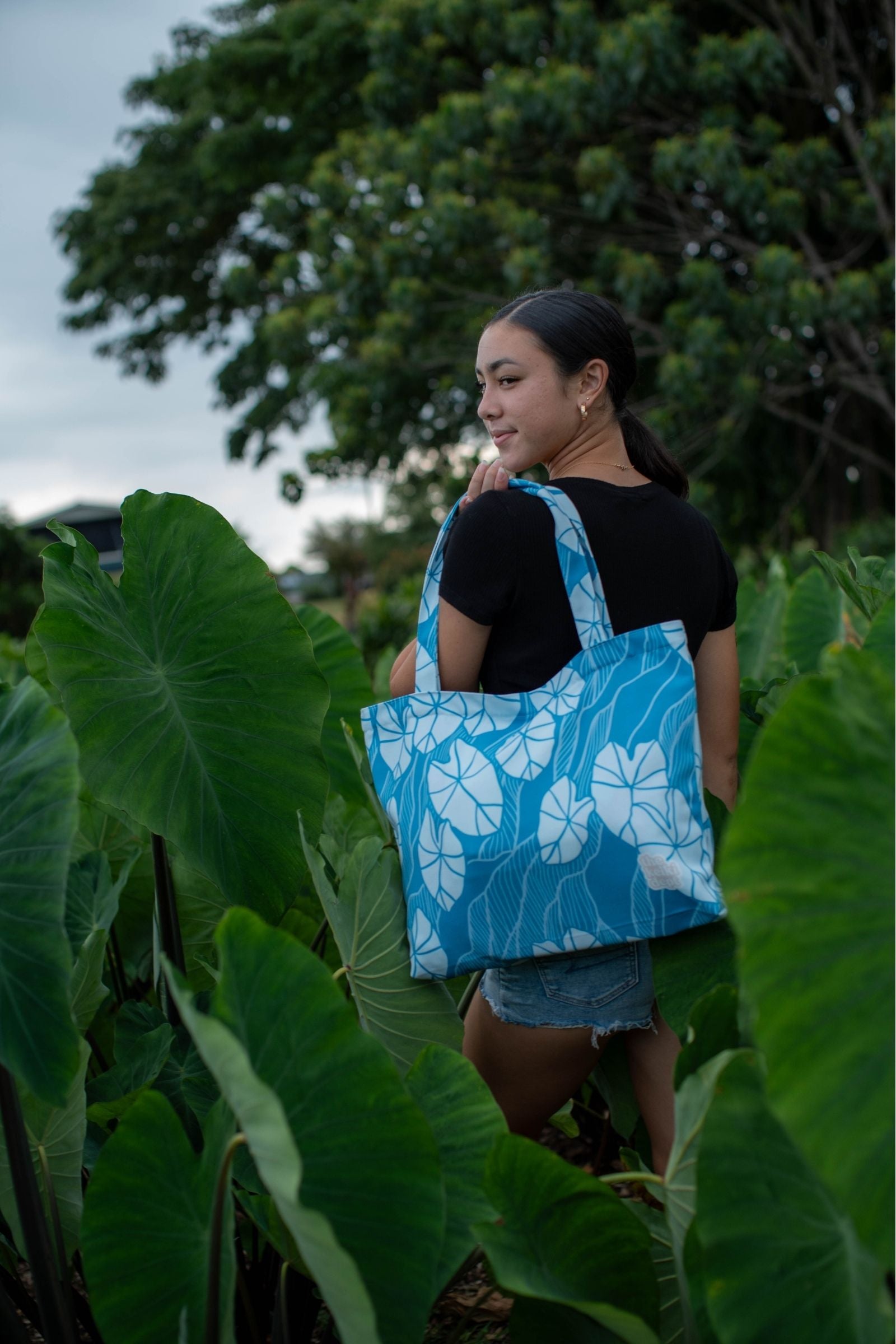 Blue Mauka Kalo Canvas Zipper Tote Bag