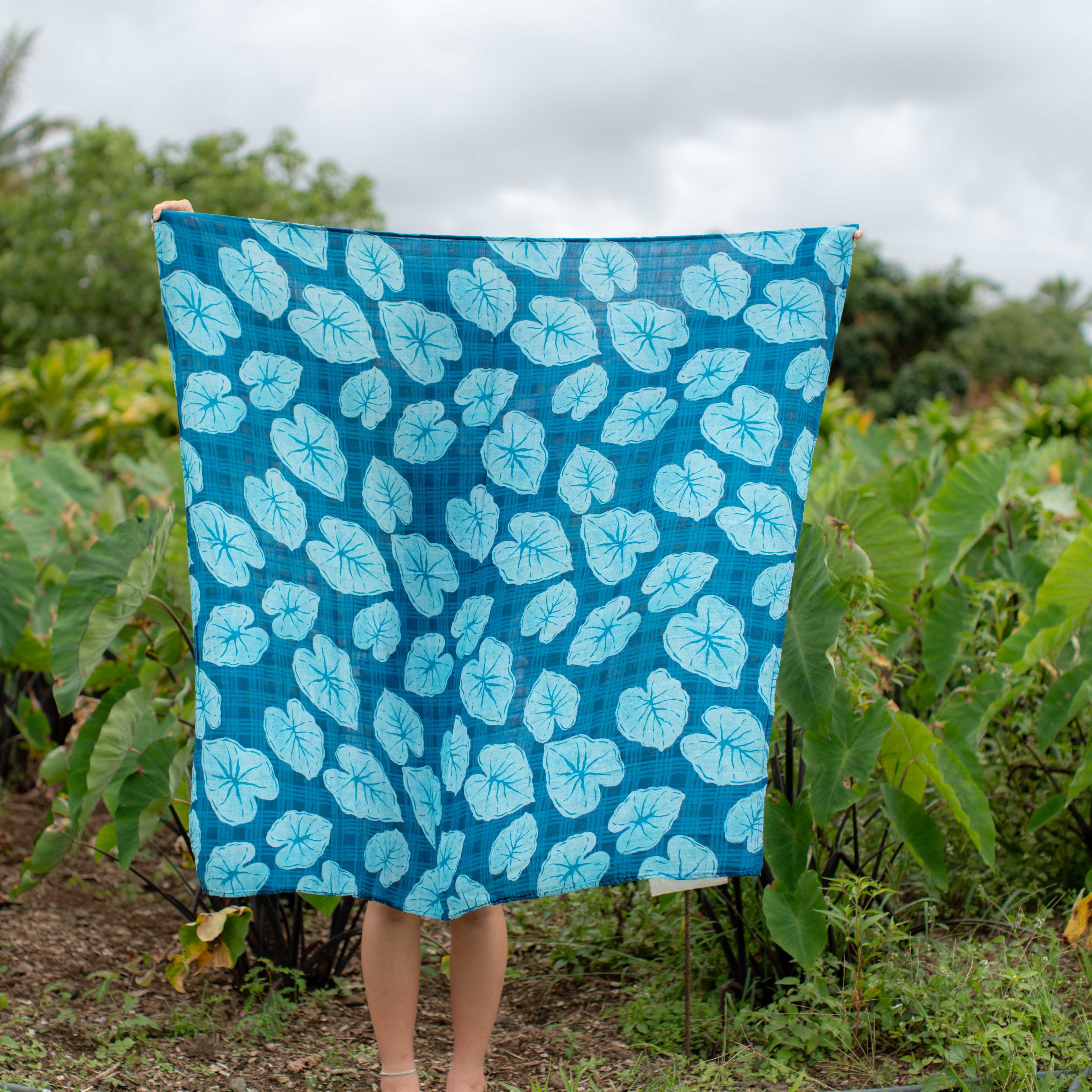 Blue Palaka Kalo Kapa Moe - Hawaiian Bamboo Swaddle