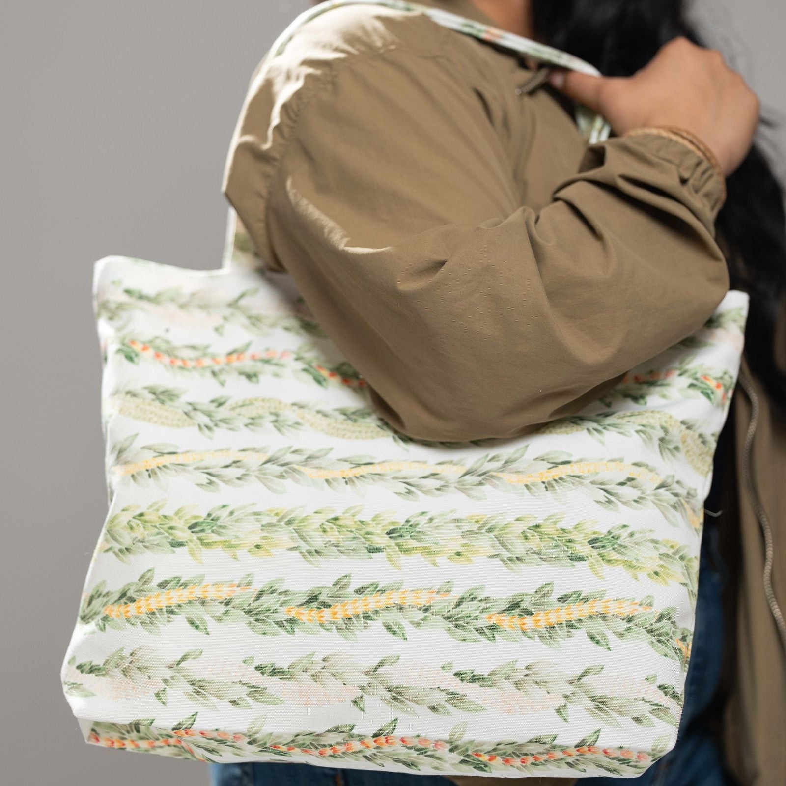 Lei Maile Canvas Zipper Tote Bag