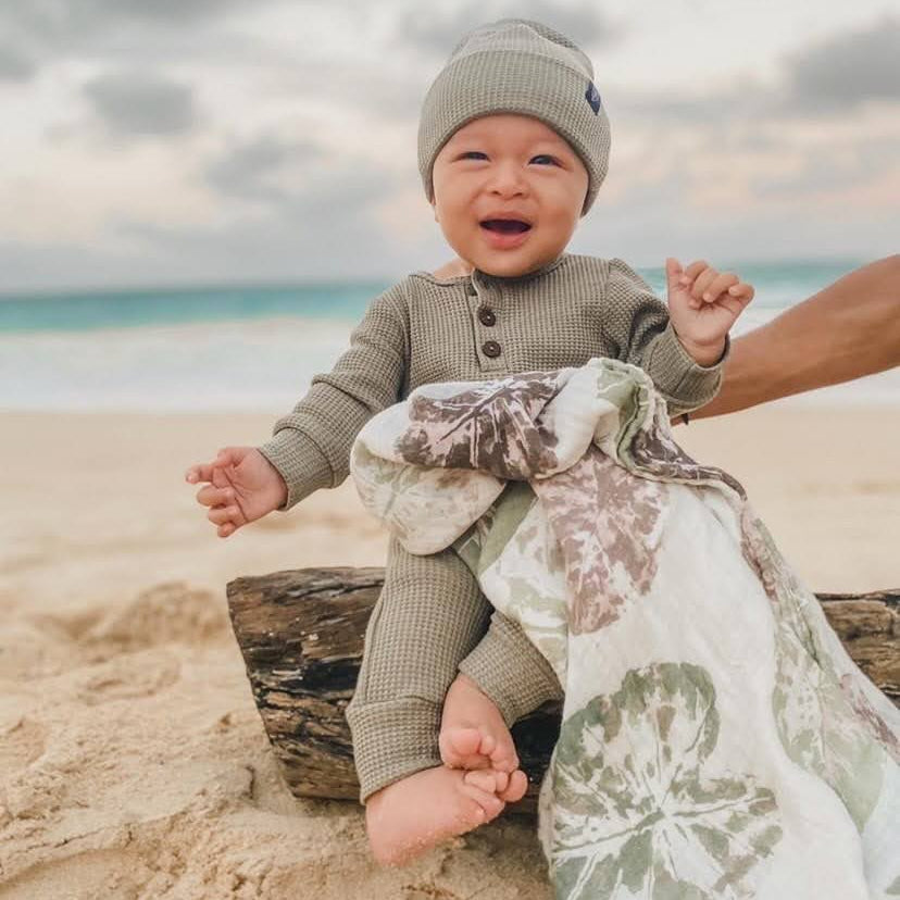 Kalo Stamp Kapa Moe - Hawaiian Bamboo Swaddle Blanket