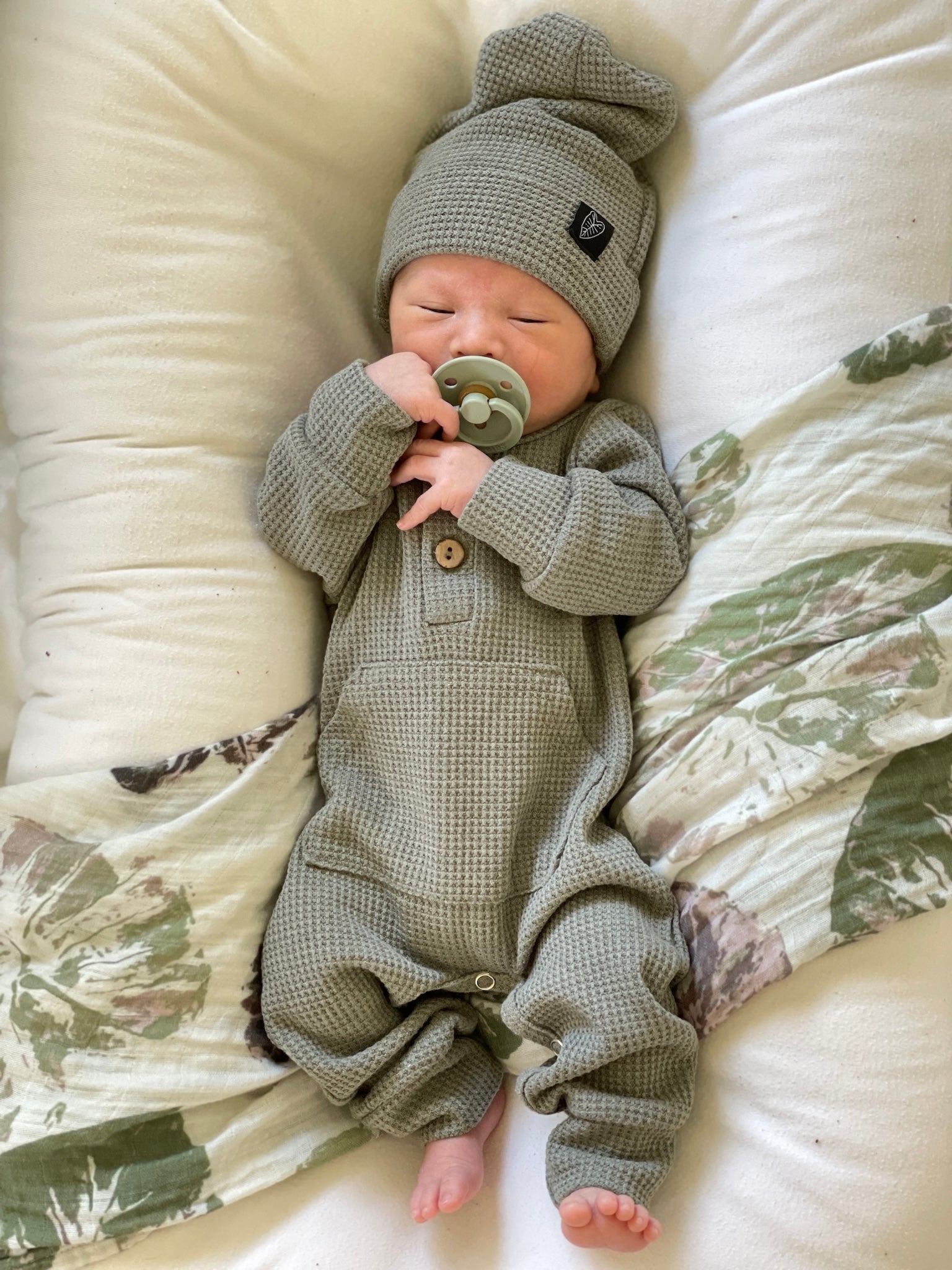 Kalo Stamp Bamboo Muslin Kapa Moe (Swaddle Blanket)