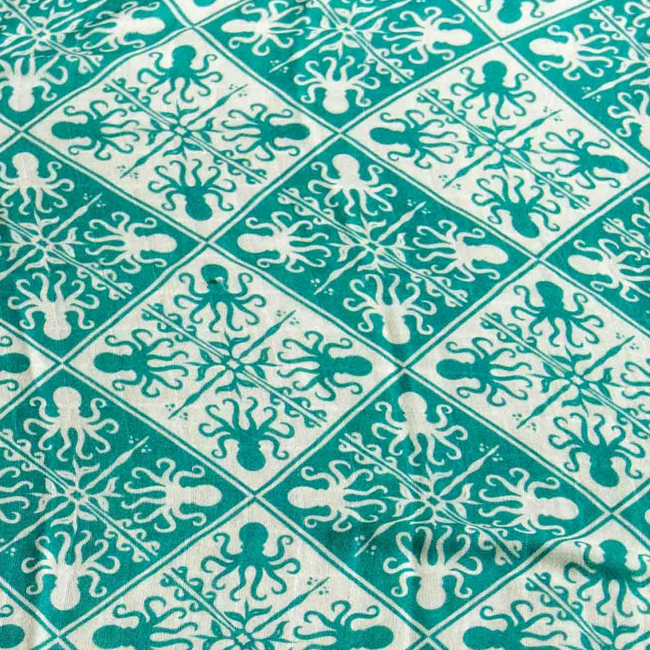Teal Kuiki Heʻe Kapa Moe - Hawaiian Bamboo Swaddle
