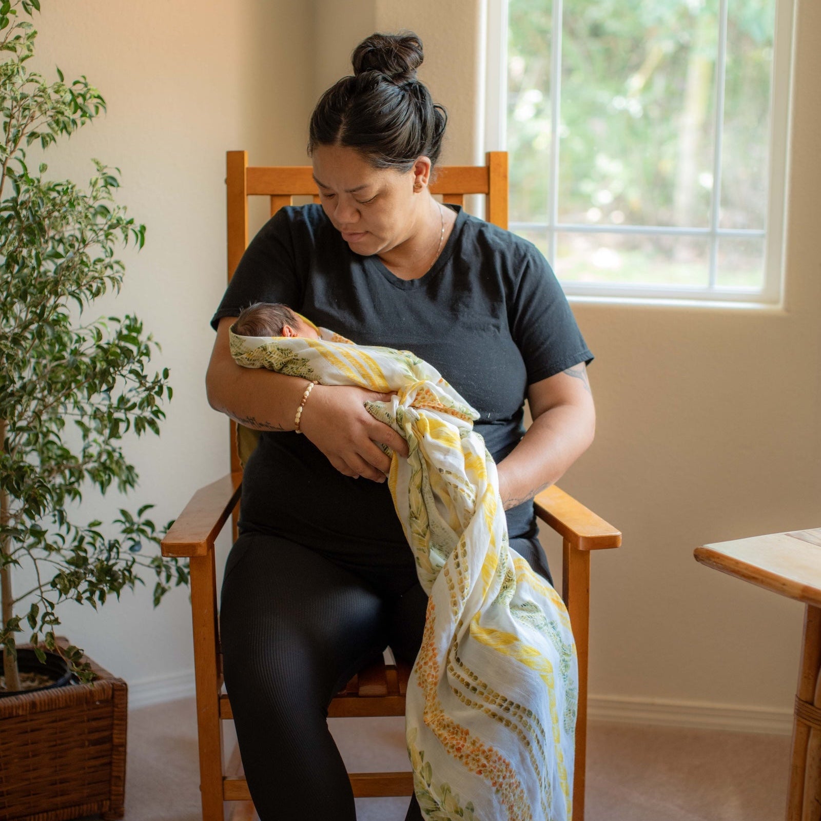 Lei Alaula Kula Kapa Moe - Hawaiian Bamboo Swaddle Blanket