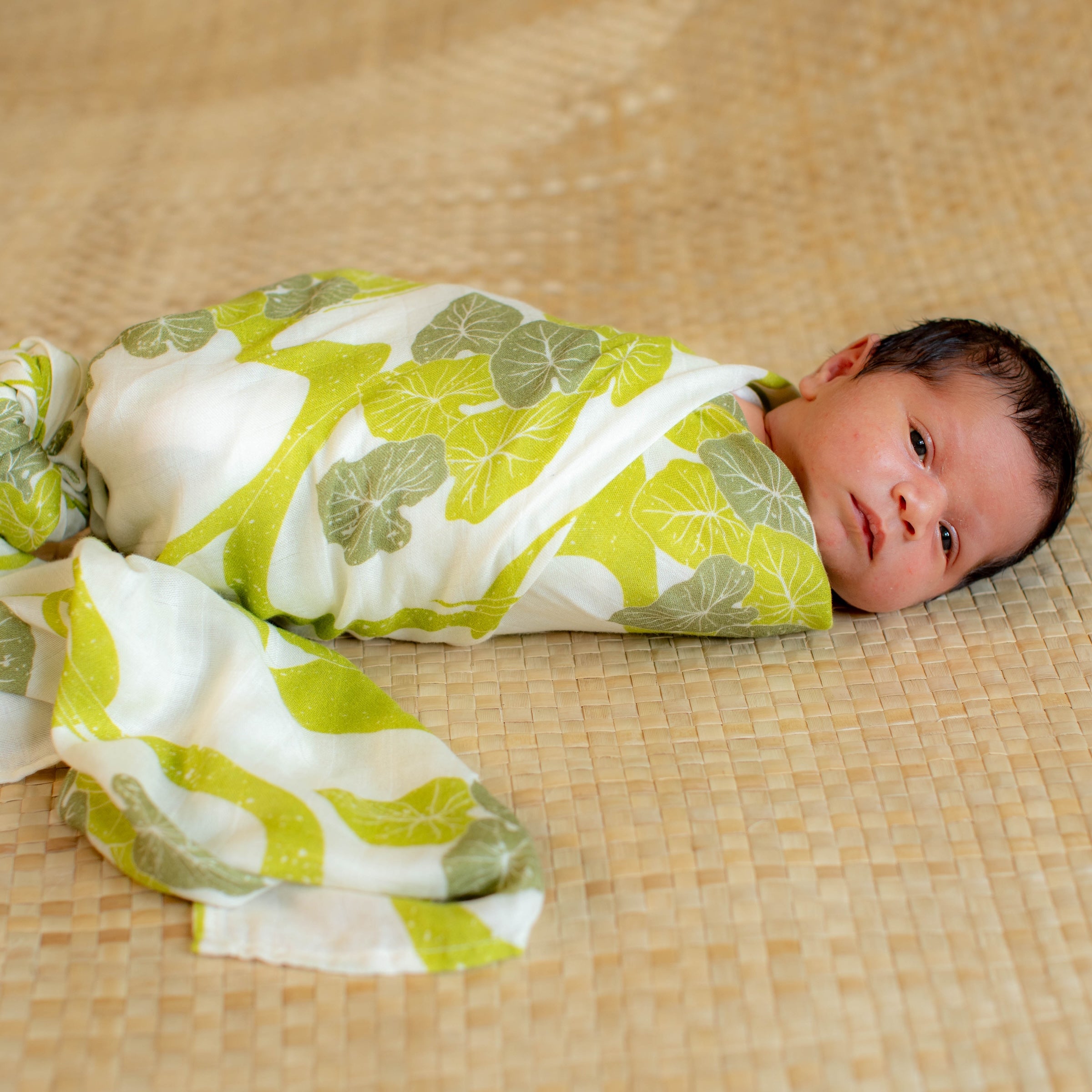Hawaiian Loʻi Ao Kapa Moe - Hawaiian Bamboo Swaddle Blanket