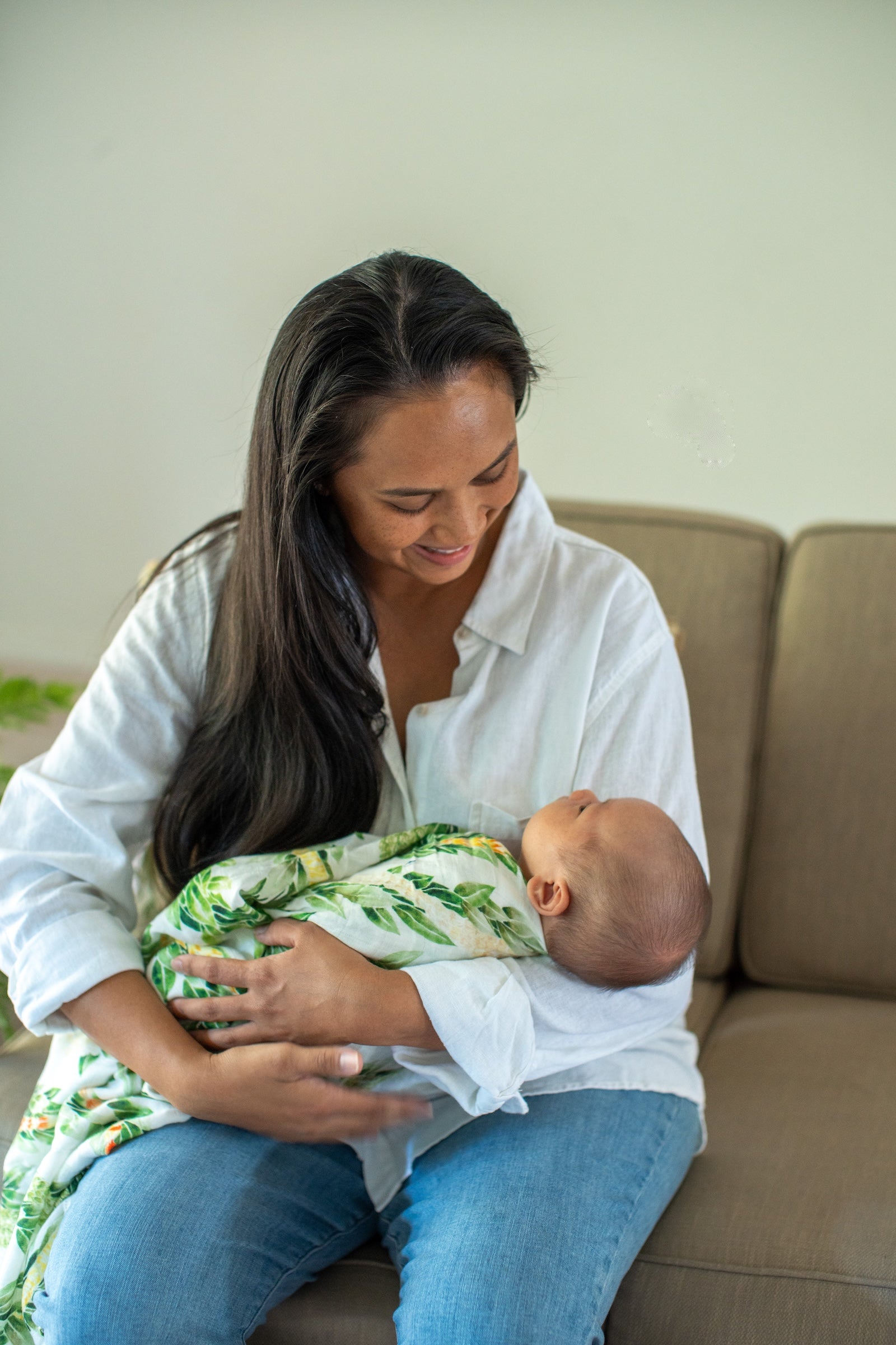 Lei Maile Bamboo Muslin Kapa Moe (Swaddle Blanket)