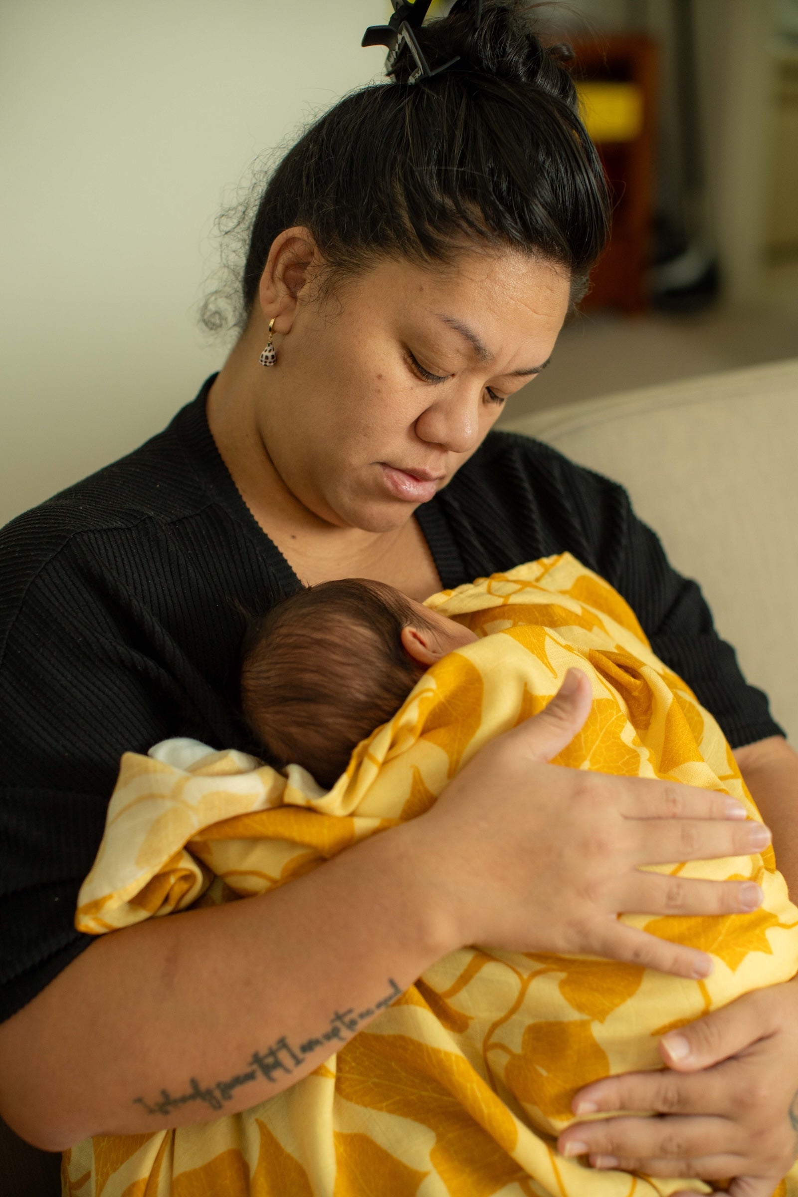Yellow Peʻahi Fern Bamboo Muslin Kapa Moe (Swaddle Blanket)
