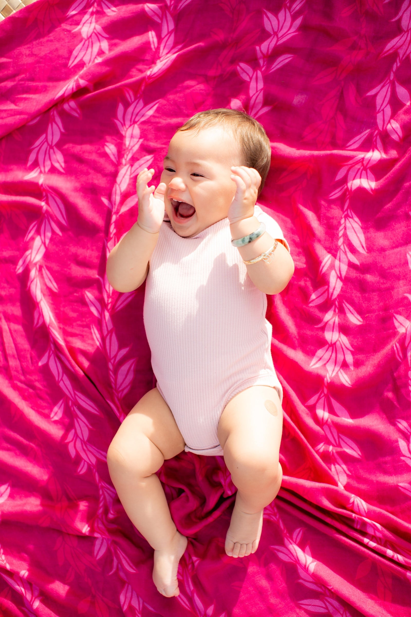 Pink Maile Strands Kapa Moe - Hawaiian Bamboo Swaddle