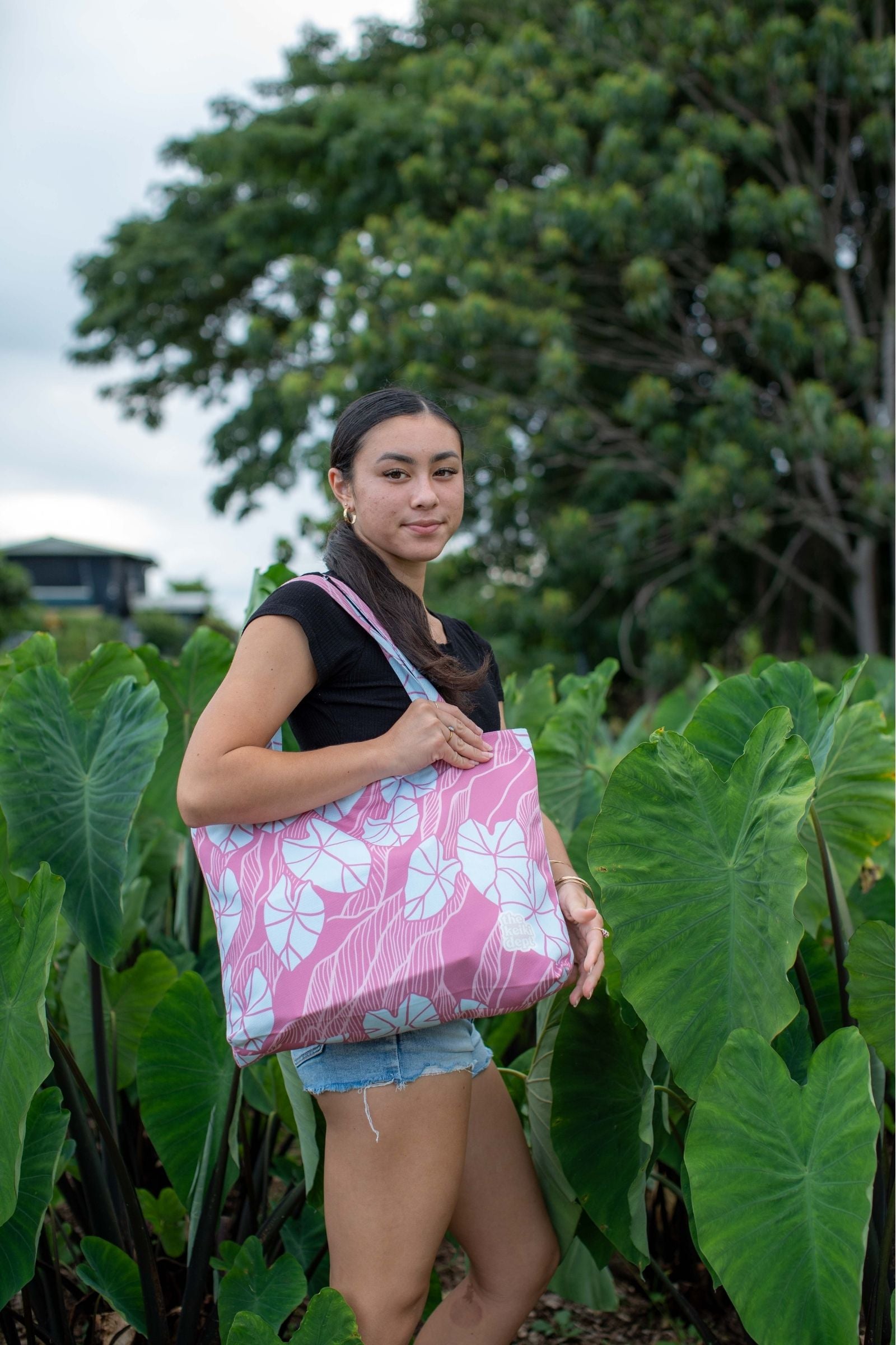 Pink Mauka Kalo Canvas Zipper Tote Bag