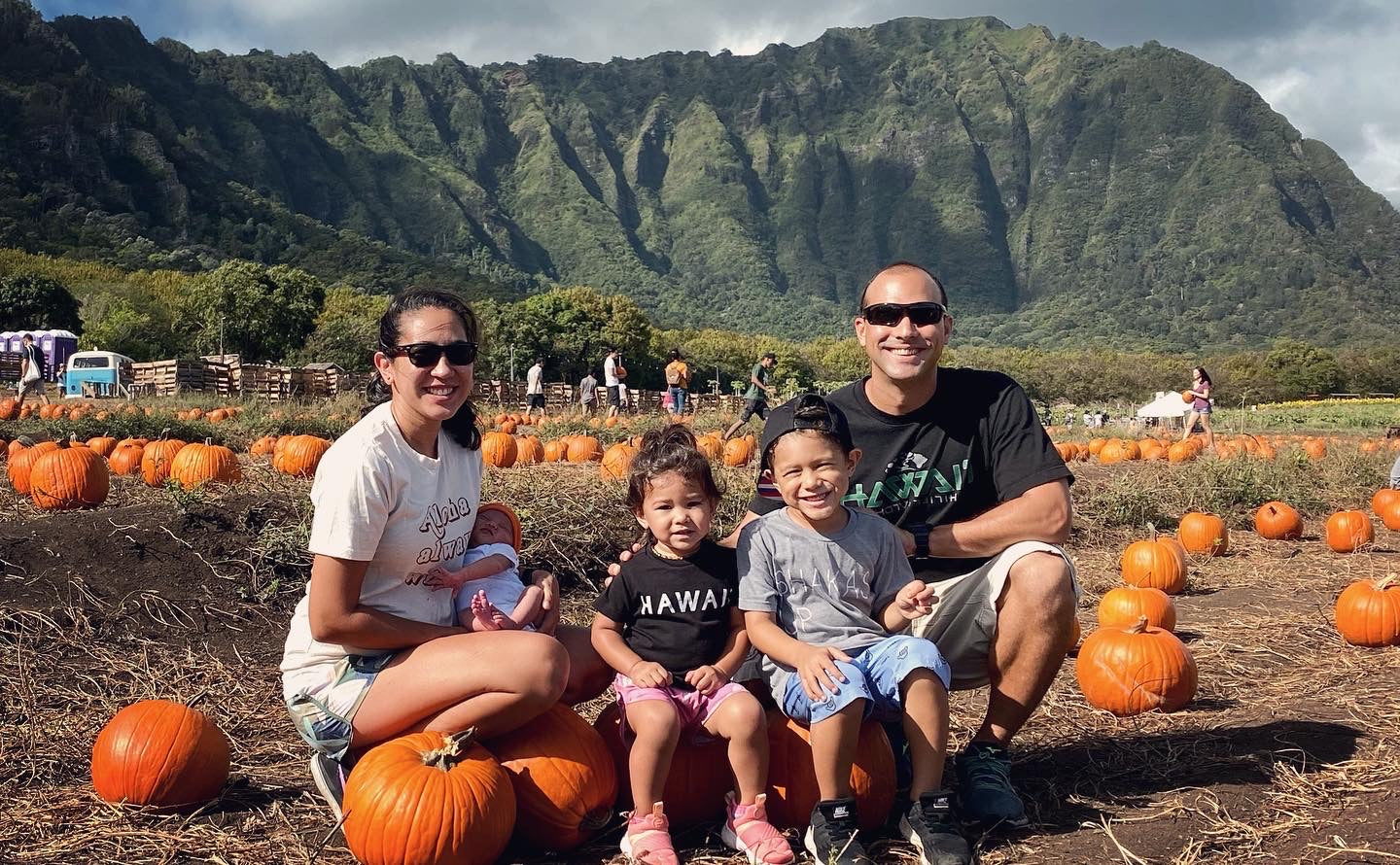 the keiki dept family at waimanalo country farms