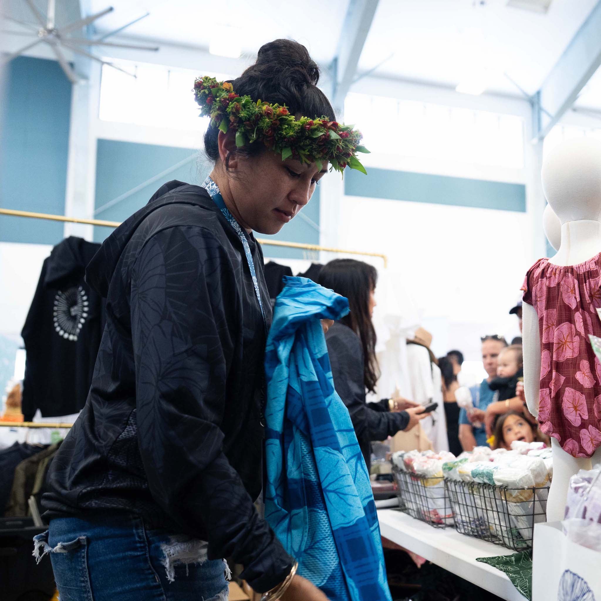 Black Loi Kalo UPF 50 Kalā Sun Hoodie (UPF 50)