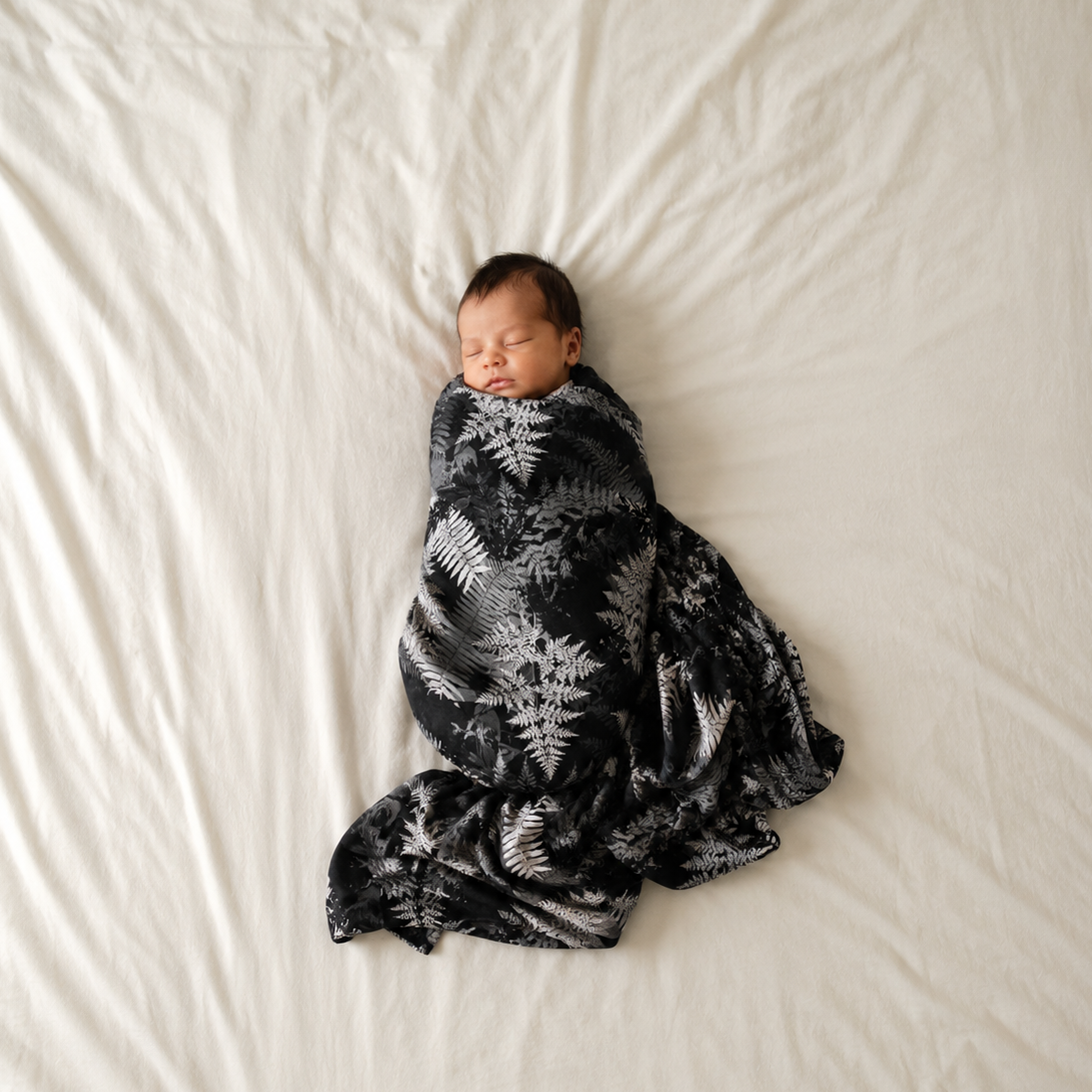 Black Hawaiian Ferns Kapa Moe - Hawaiian Bamboo Swaddle