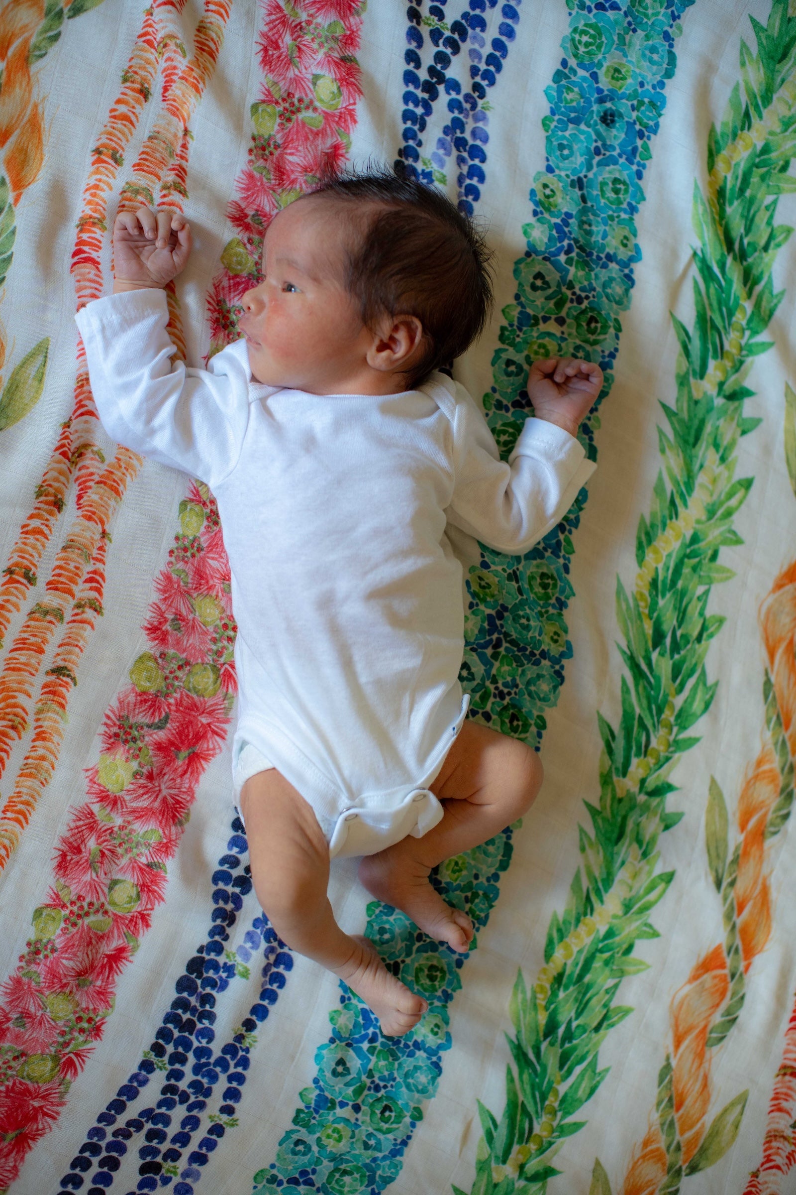 Lei Anuenue Bamboo Muslin Kapa Moe (Swaddle Blanket)