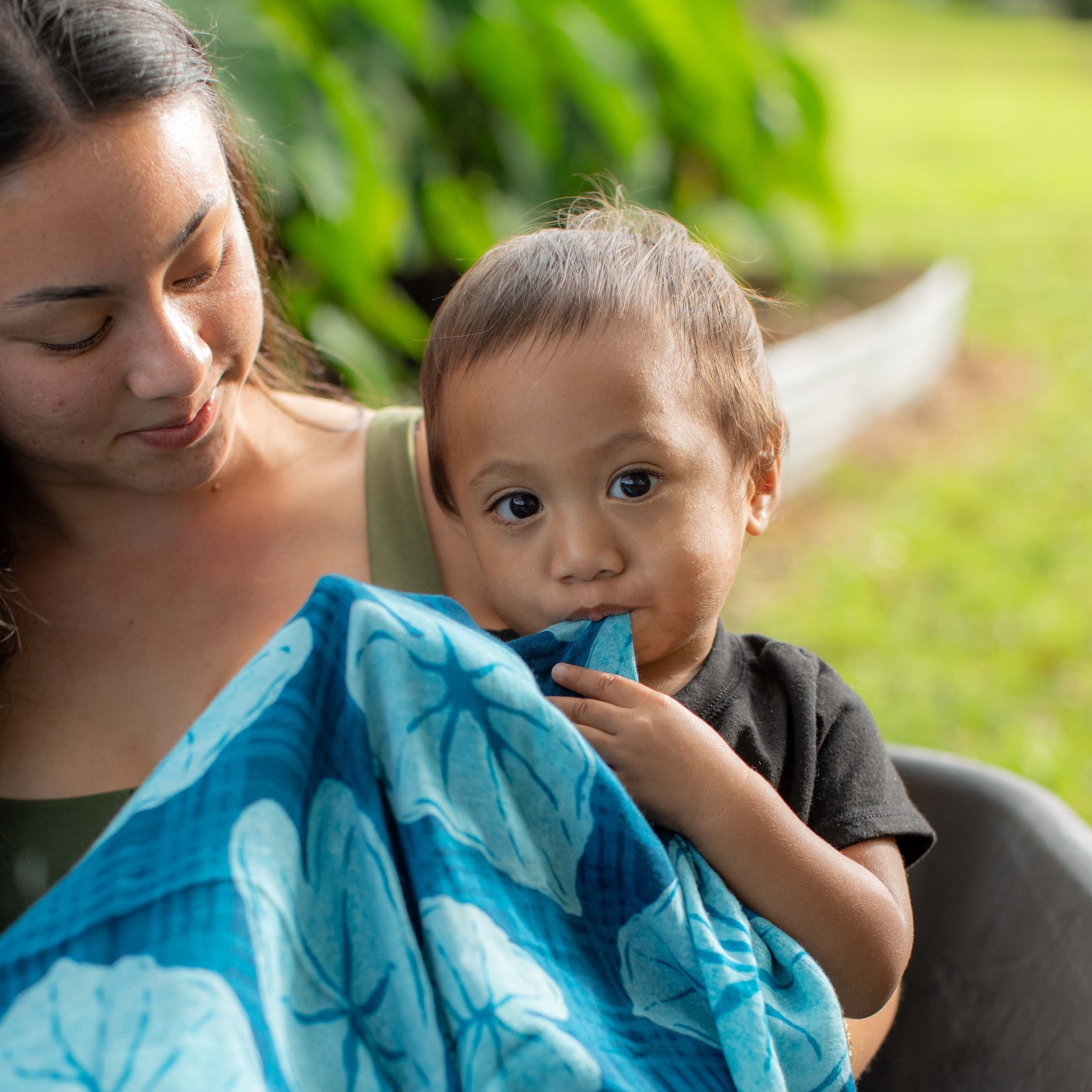 Blue Palaka Kalo Kapa Moe - Hawaiian Bamboo Swaddle