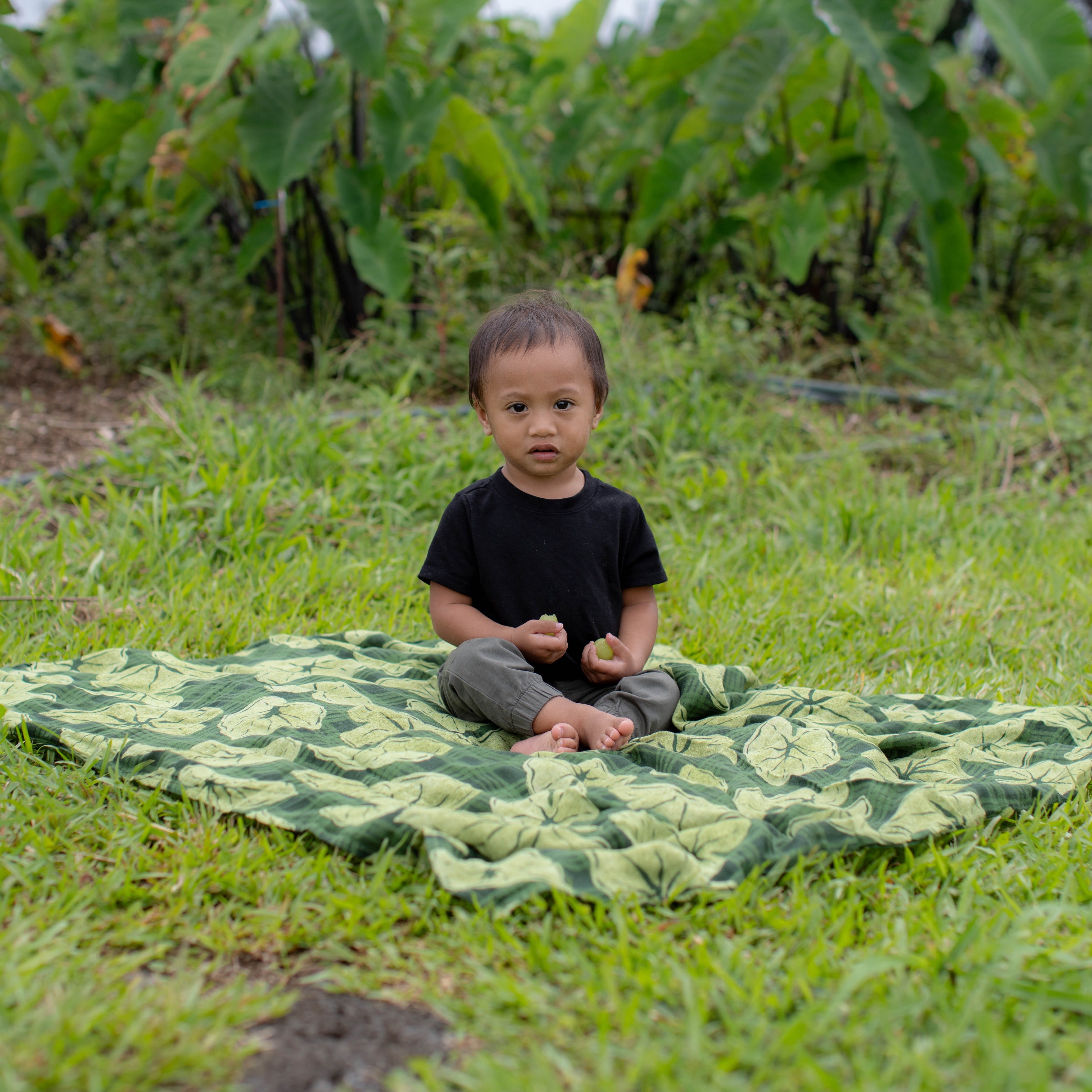 Green Palaka Kalo Kapa Moe - Hawaiian Bamboo Swaddle