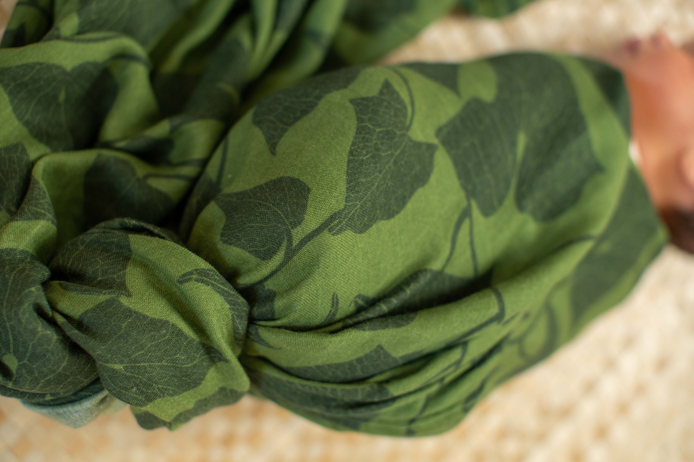 Green Peʻahi Fern Bamboo Muslin Kapa Moe (Swaddle Blanket)