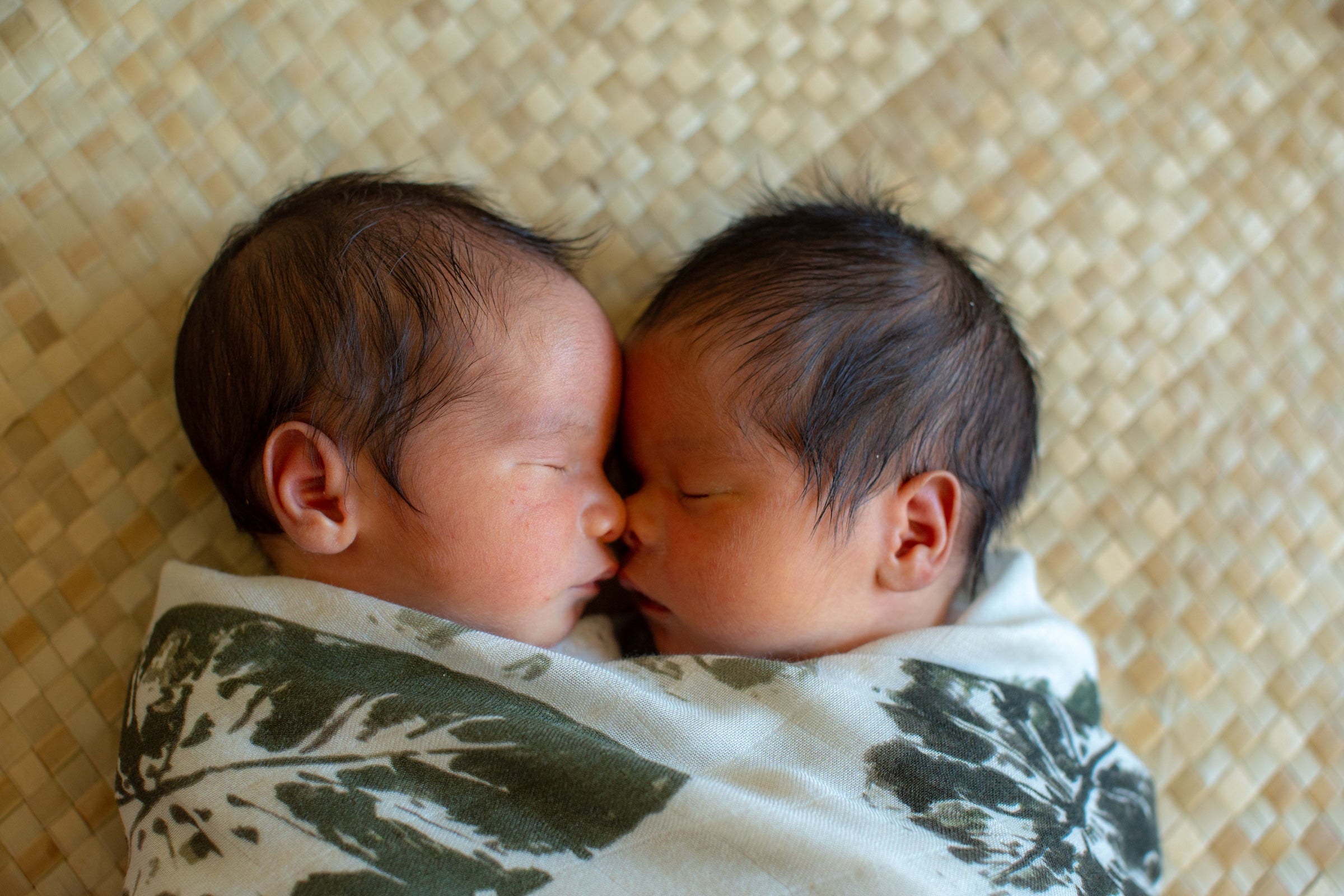 Kalo Stamp Bamboo Muslin Kapa Moe (Swaddle Blanket)