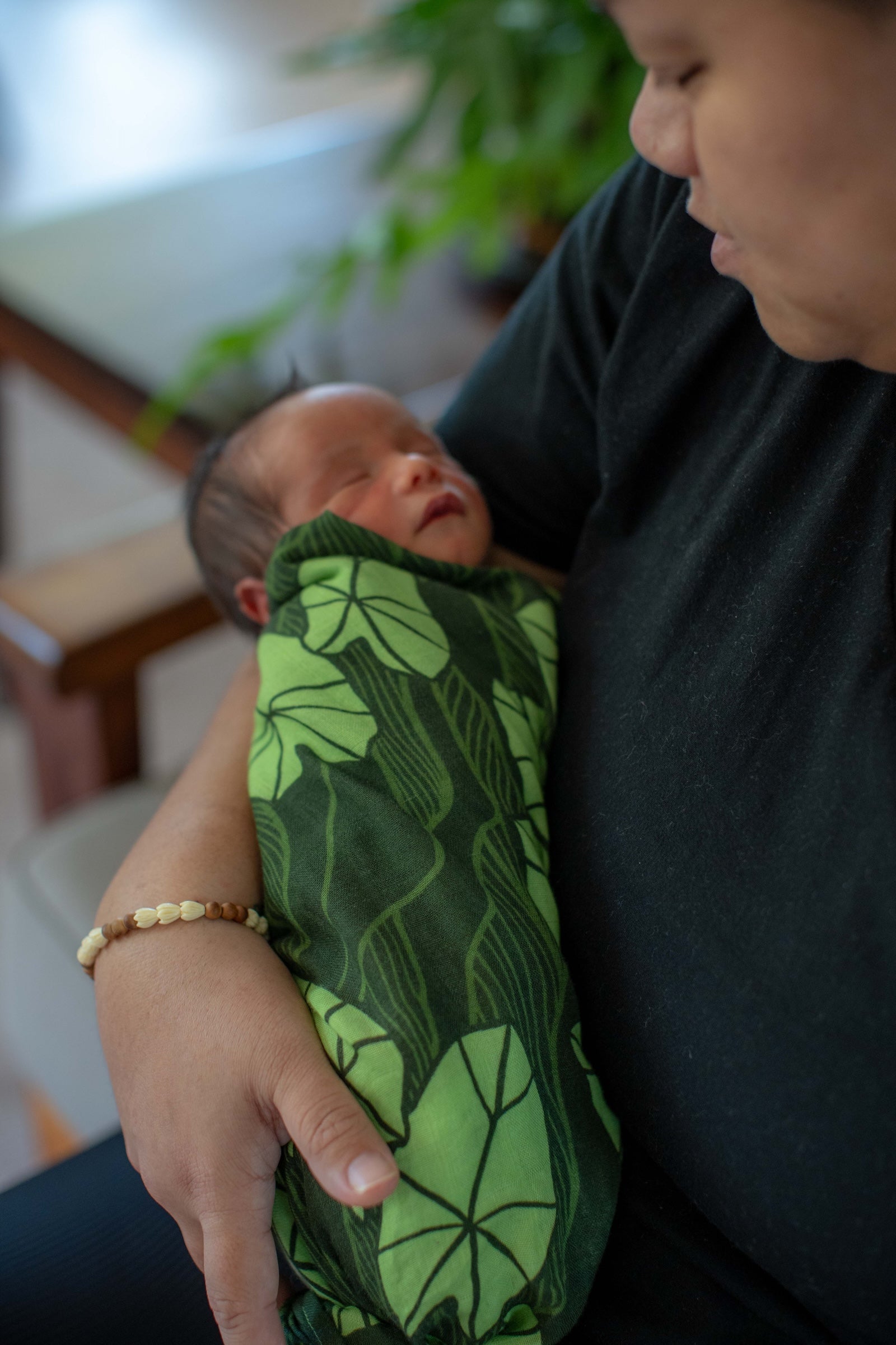 Green Mauka Kalo Bamboo Muslin Kapa Moe (Swaddle Blanket)