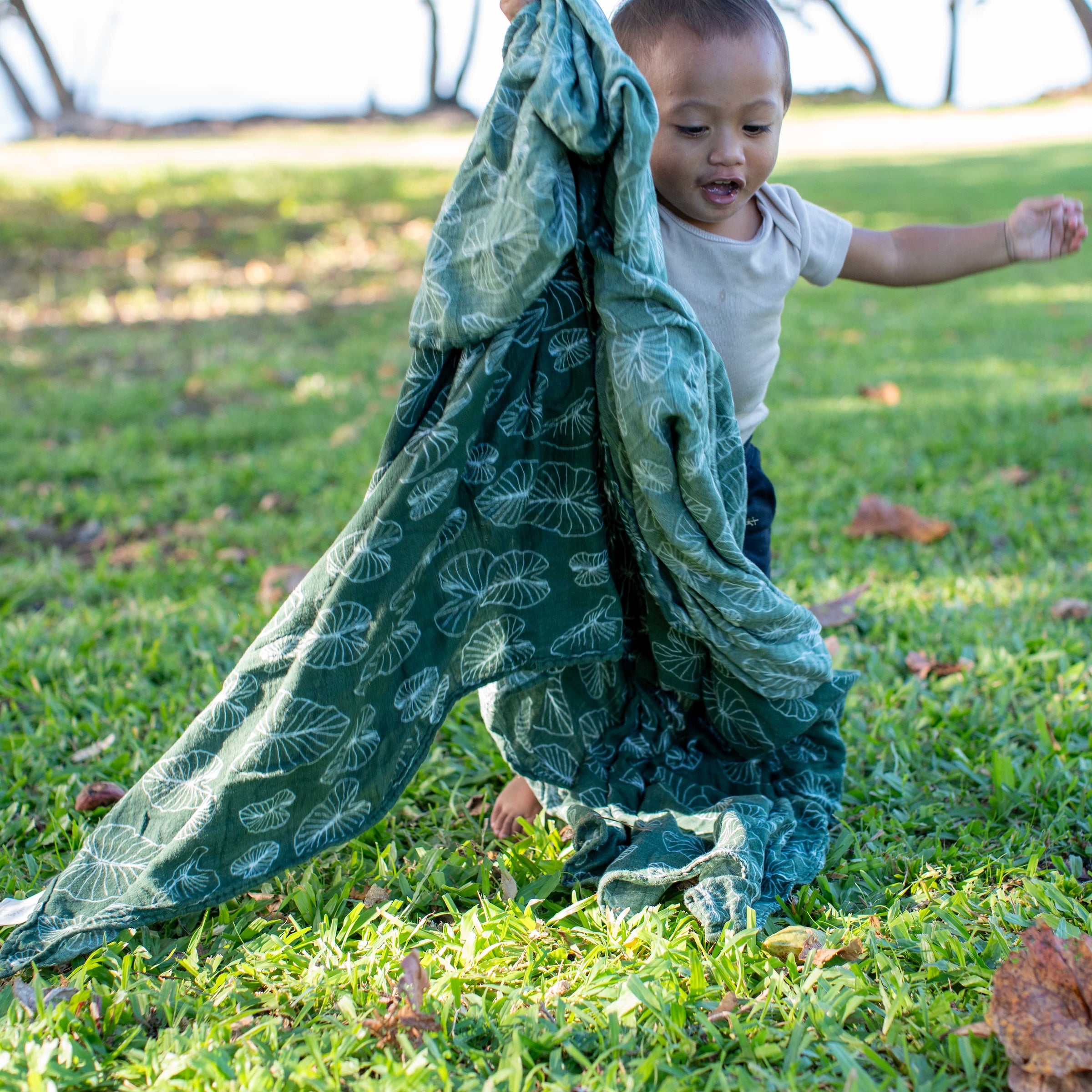 Signature Kalo Kapa Moe - Hawaiian Bamboo Swaddle